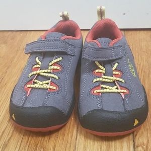 Keen toddler walking shoes size 8